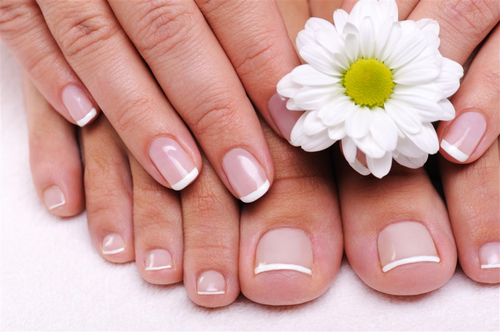 What to Know Before Getting Acrylic Nails